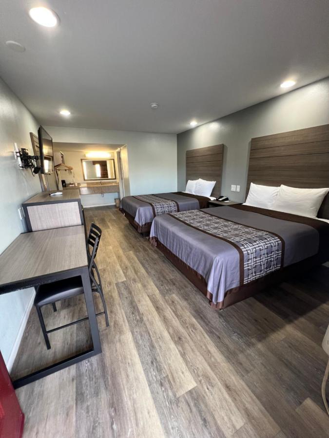 Continental Inn And Suites Nacogdoches Tx Sfa University Downtown 외부 사진