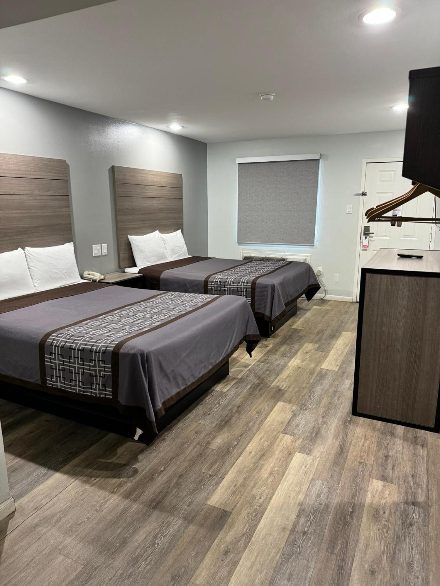 Continental Inn And Suites Nacogdoches Tx Sfa University Downtown 외부 사진