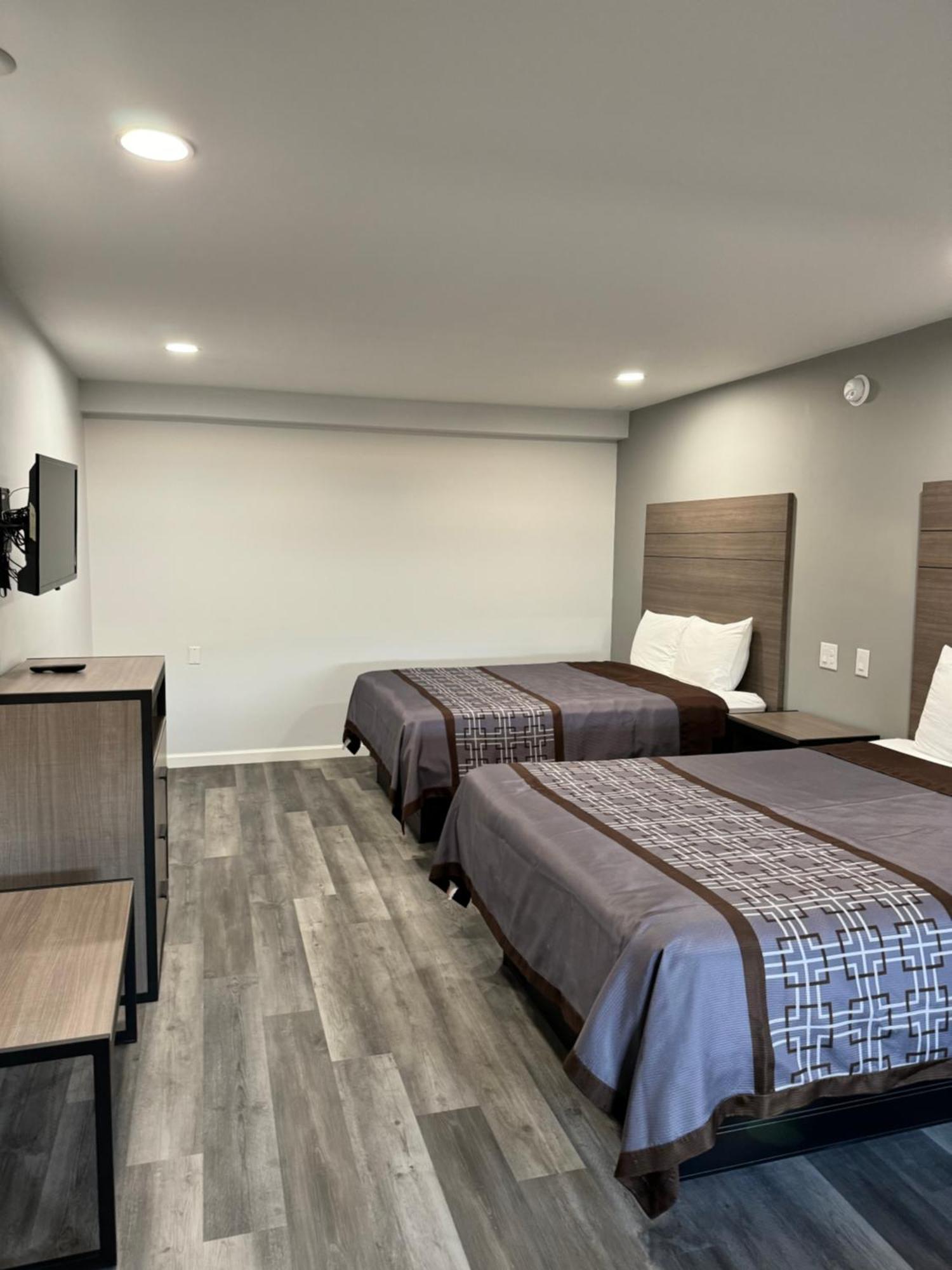 Continental Inn And Suites Nacogdoches Tx Sfa University Downtown 외부 사진