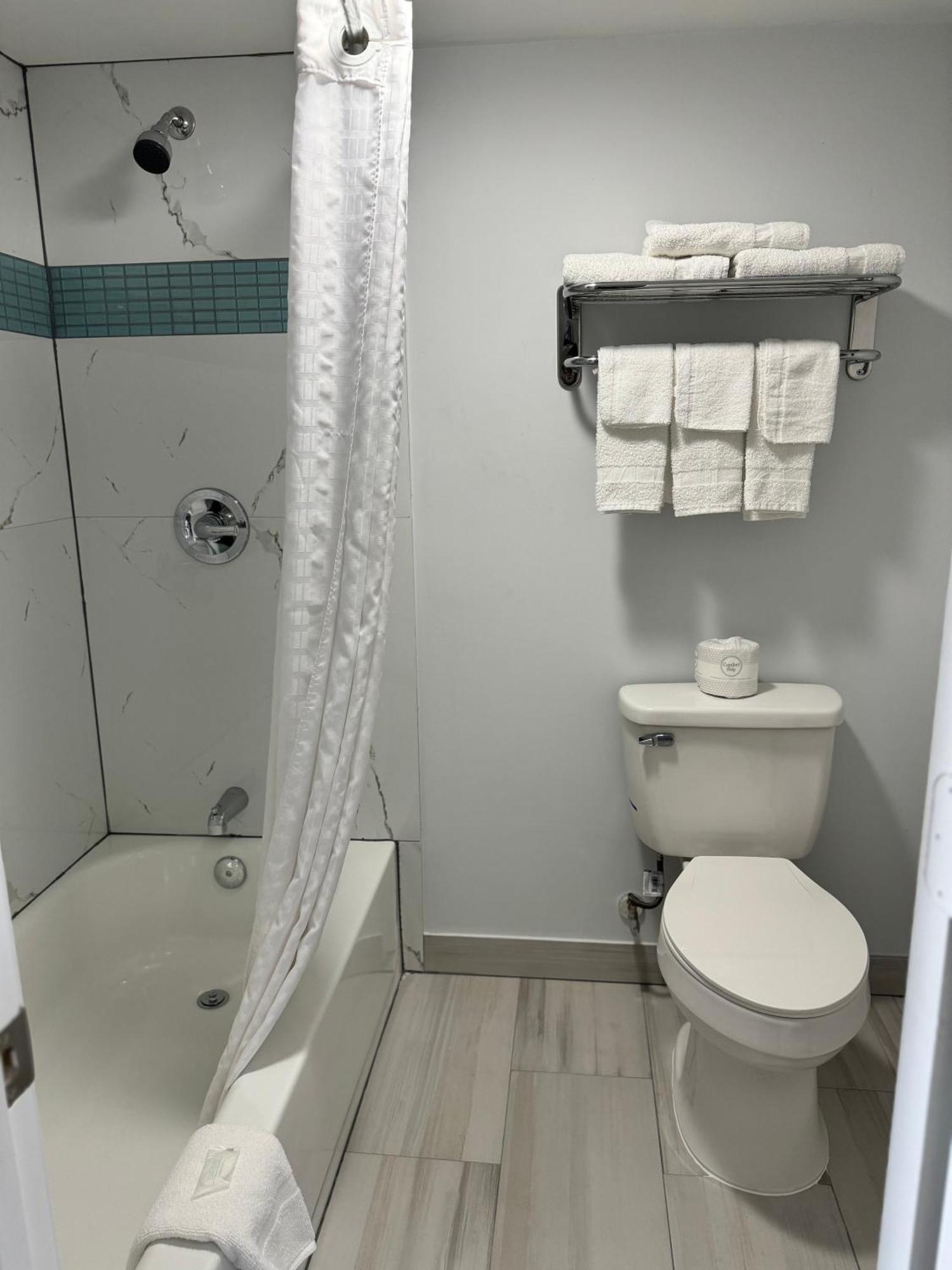 Continental Inn And Suites Nacogdoches Tx Sfa University Downtown 외부 사진