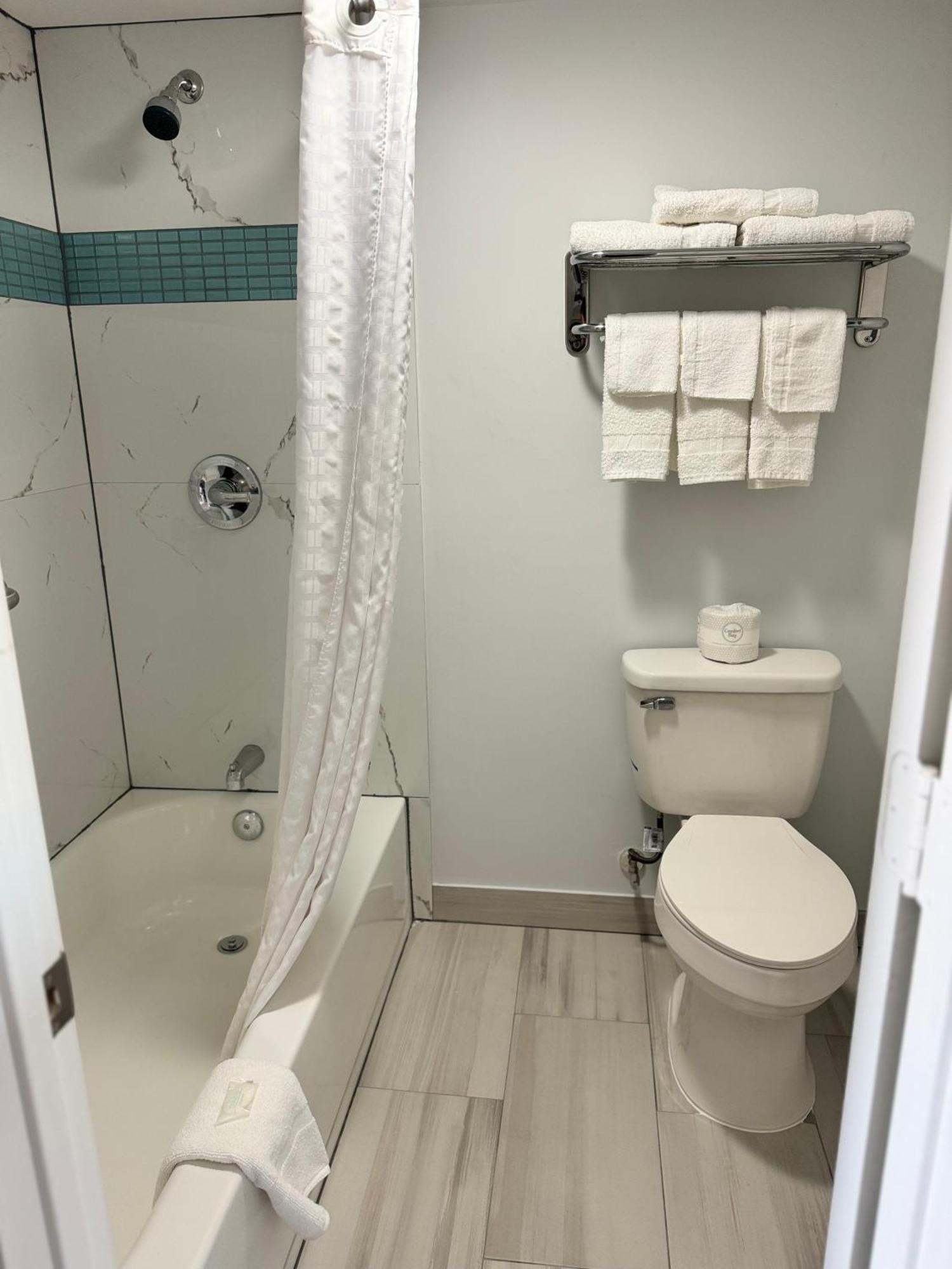 Continental Inn And Suites Nacogdoches Tx Sfa University Downtown 외부 사진