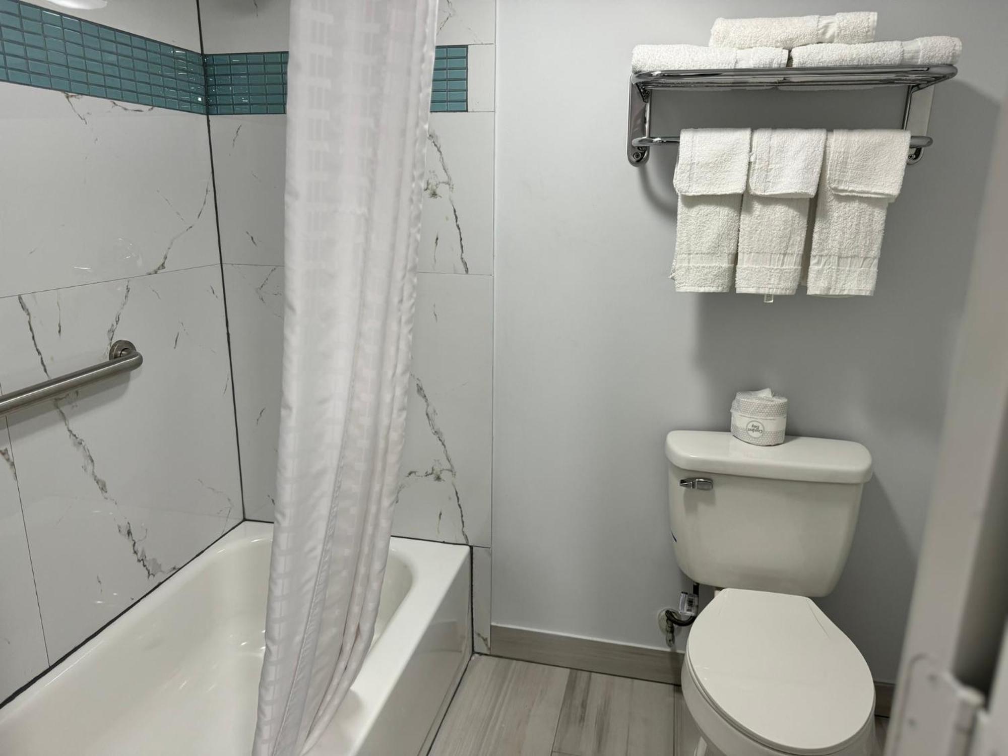 Continental Inn And Suites Nacogdoches Tx Sfa University Downtown 외부 사진