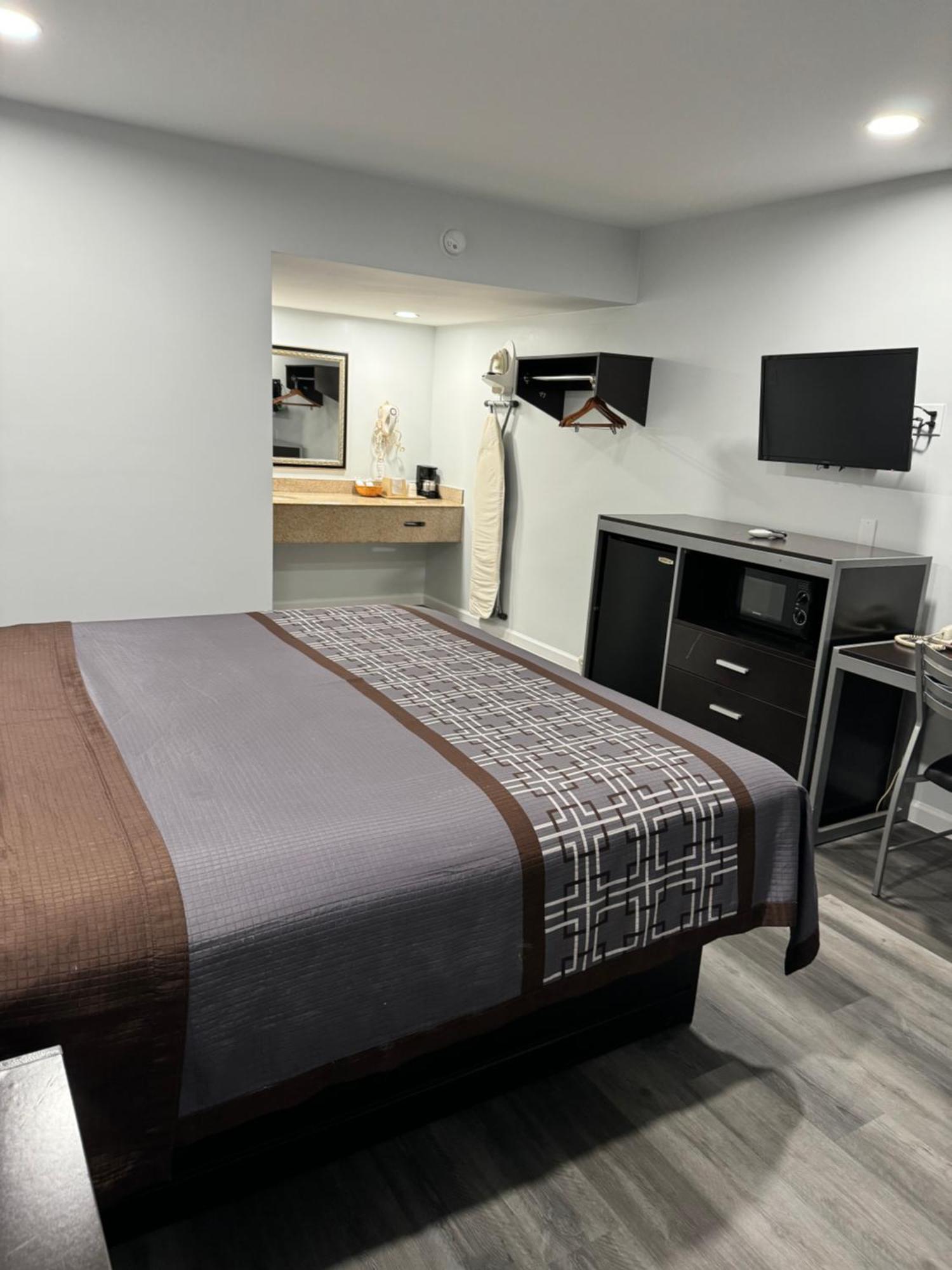 Continental Inn And Suites Nacogdoches Tx Sfa University Downtown 외부 사진