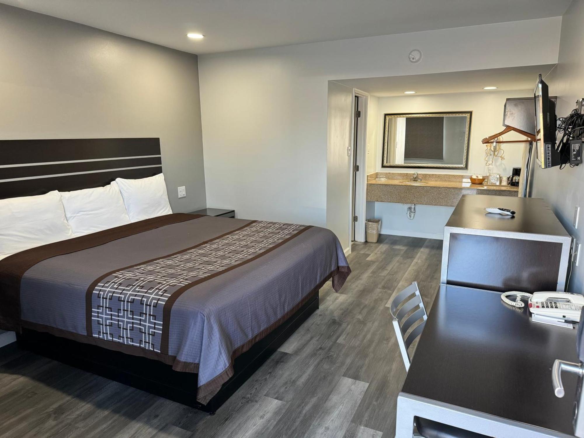 Continental Inn And Suites Nacogdoches Tx Sfa University Downtown 외부 사진