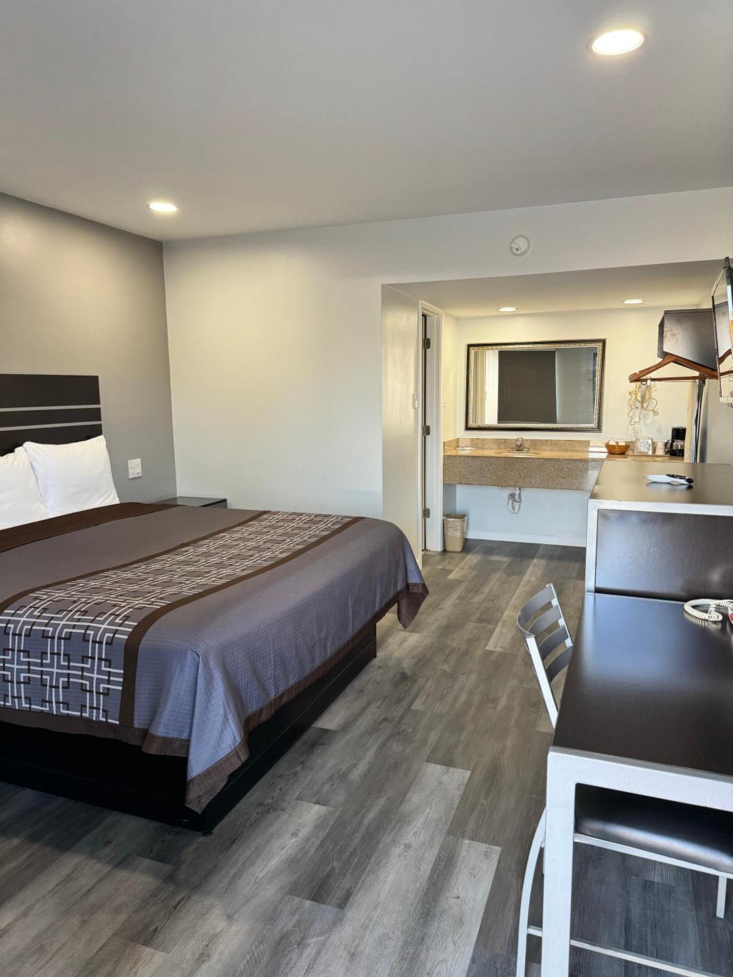 Continental Inn And Suites Nacogdoches Tx Sfa University Downtown 외부 사진