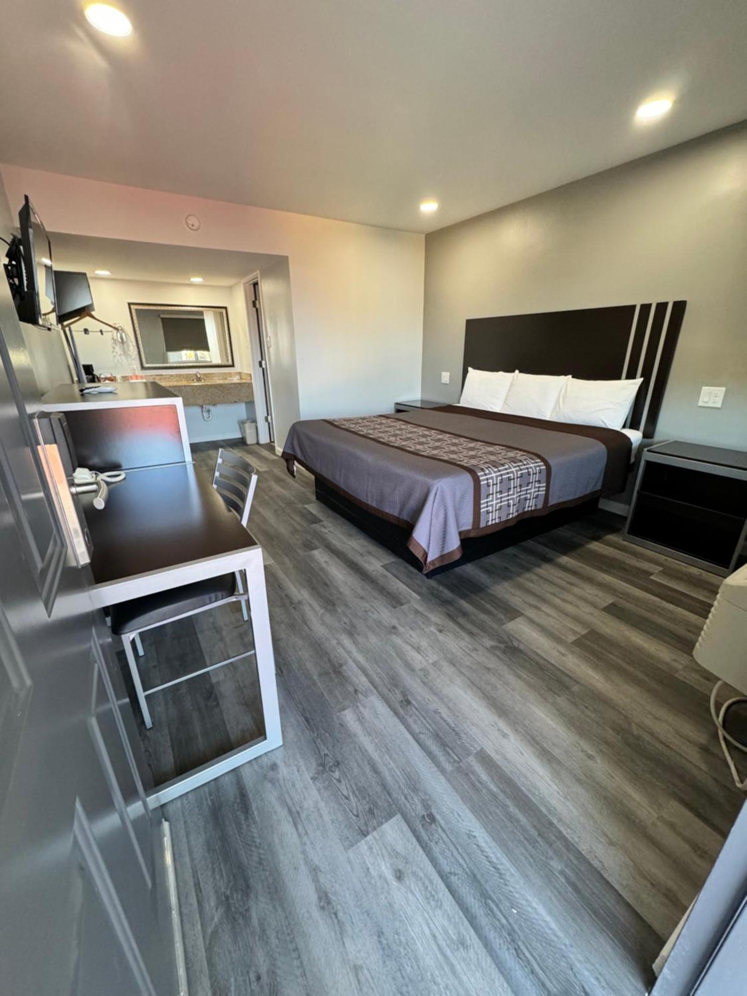 Continental Inn And Suites Nacogdoches Tx Sfa University Downtown 외부 사진