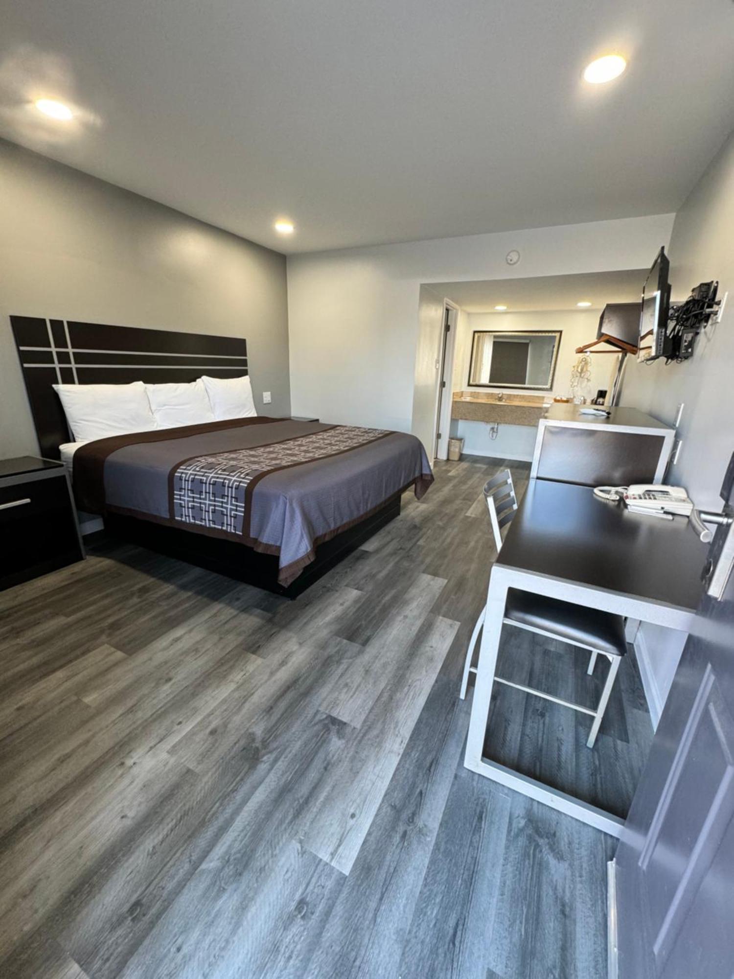 Continental Inn And Suites Nacogdoches Tx Sfa University Downtown 외부 사진