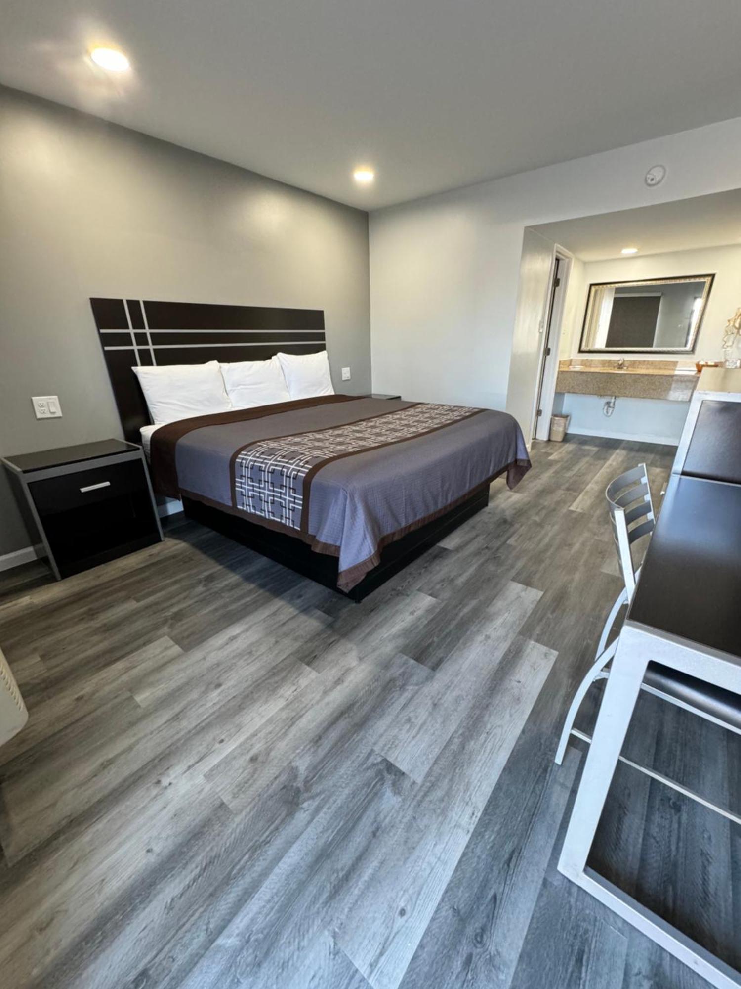 Continental Inn And Suites Nacogdoches Tx Sfa University Downtown 외부 사진