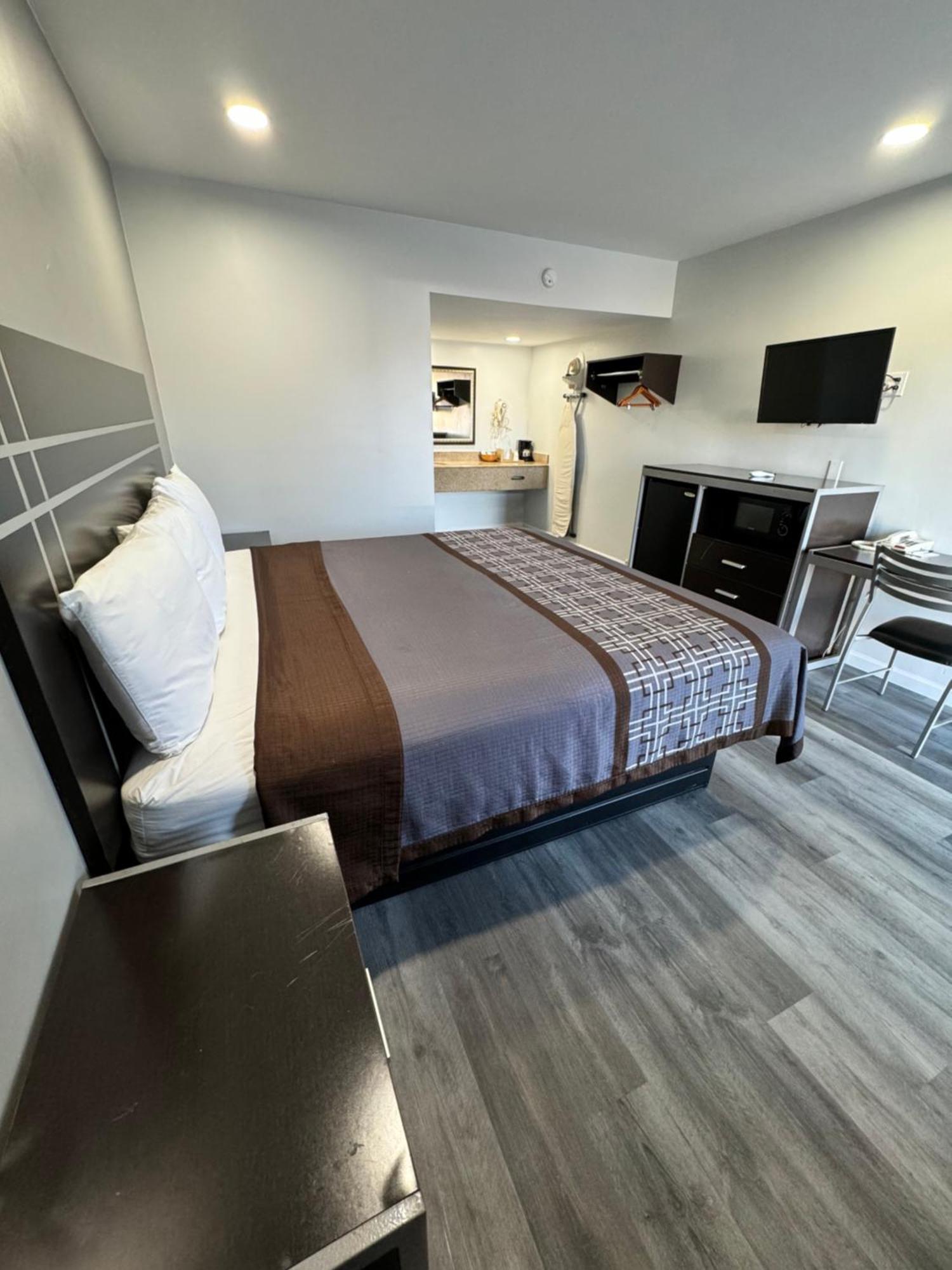 Continental Inn And Suites Nacogdoches Tx Sfa University Downtown 외부 사진