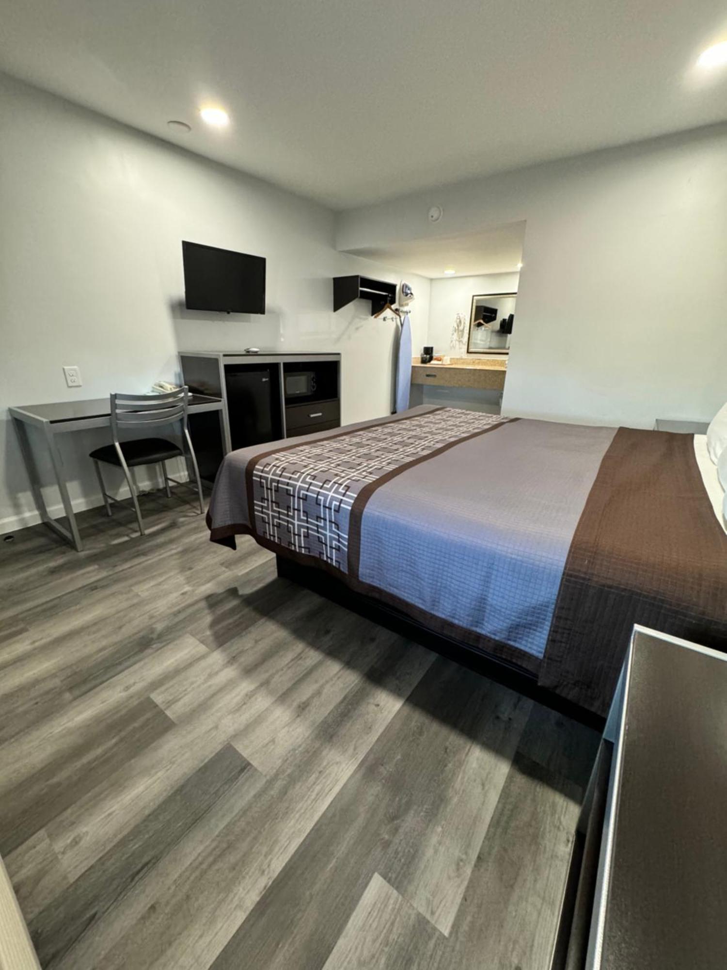 Continental Inn And Suites Nacogdoches Tx Sfa University Downtown 외부 사진