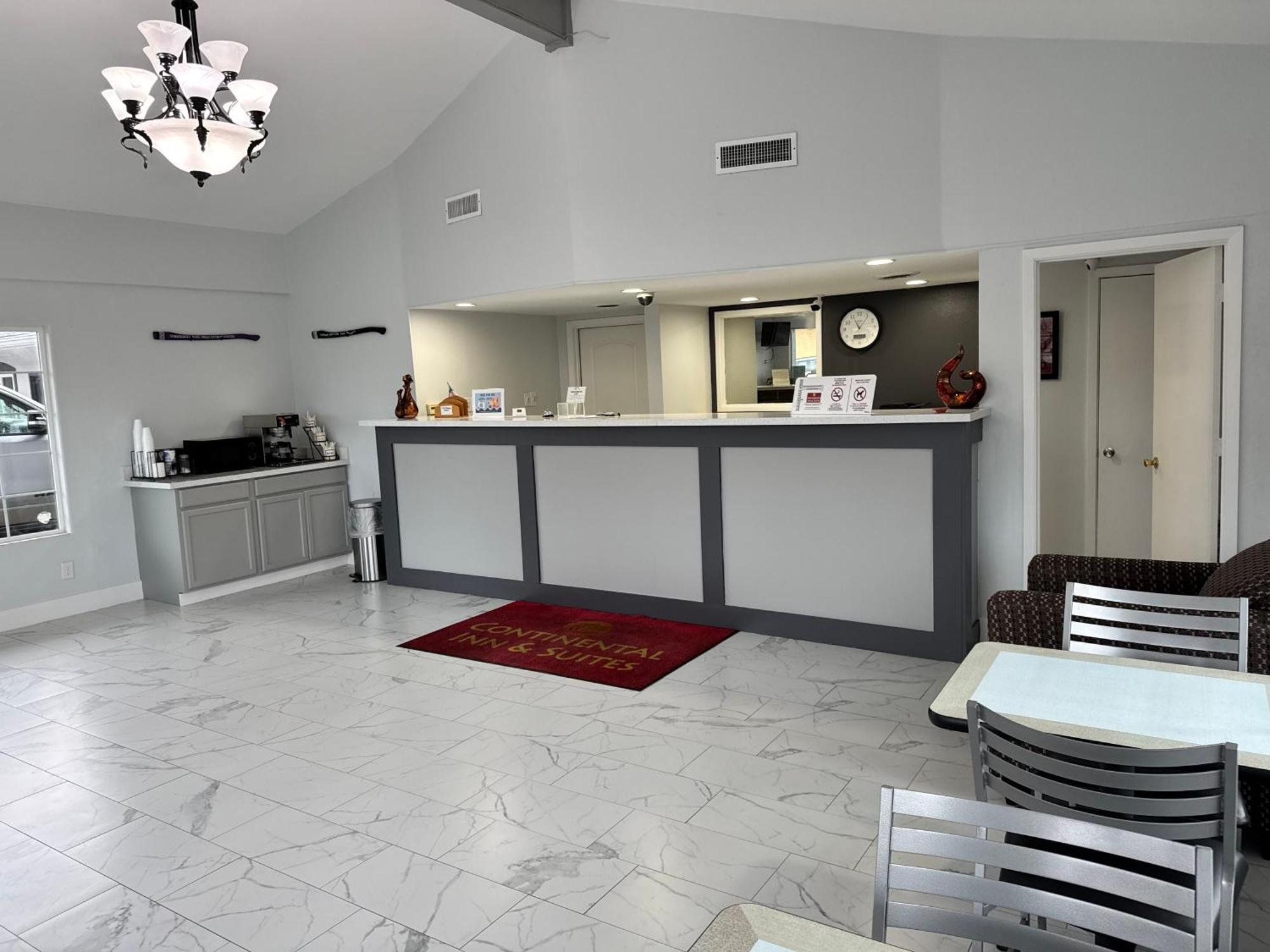 Continental Inn And Suites Nacogdoches Tx Sfa University Downtown 외부 사진