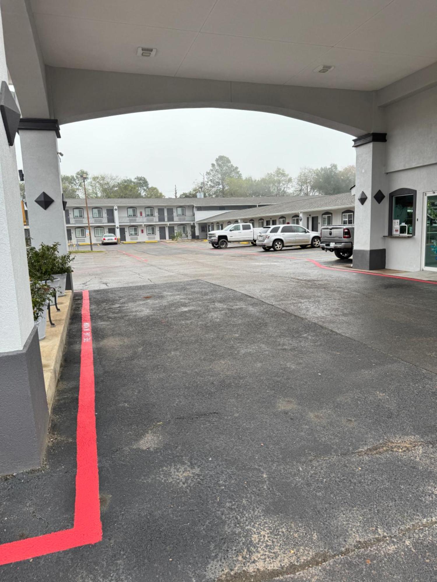 Continental Inn And Suites Nacogdoches Tx Sfa University Downtown 외부 사진