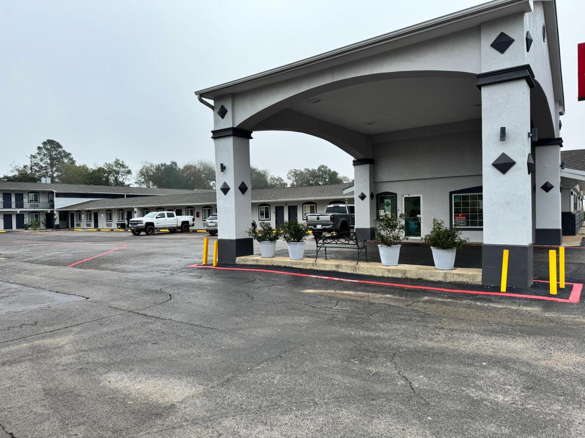 Continental Inn And Suites Nacogdoches Tx Sfa University Downtown 외부 사진