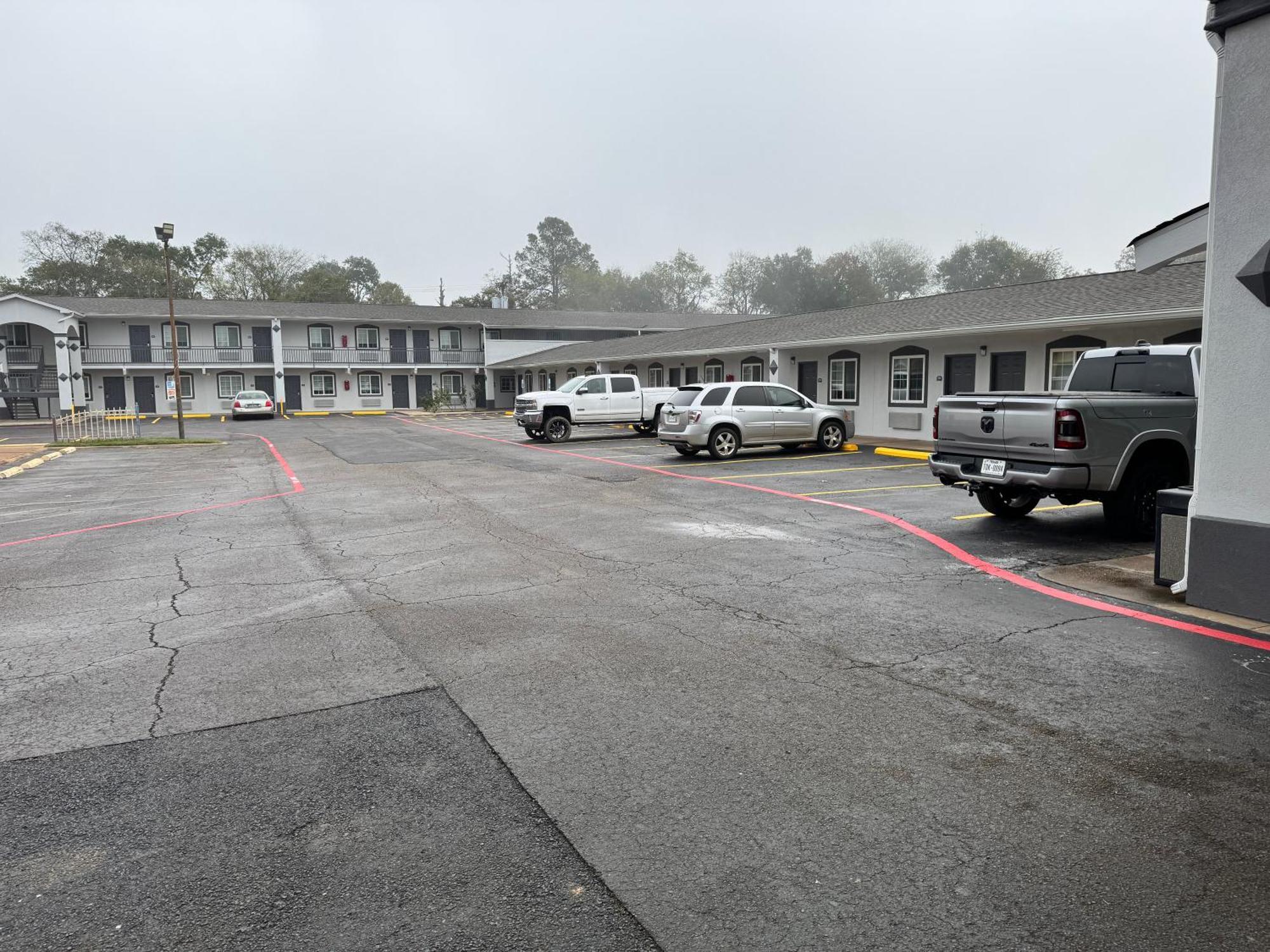 Continental Inn And Suites Nacogdoches Tx Sfa University Downtown 외부 사진