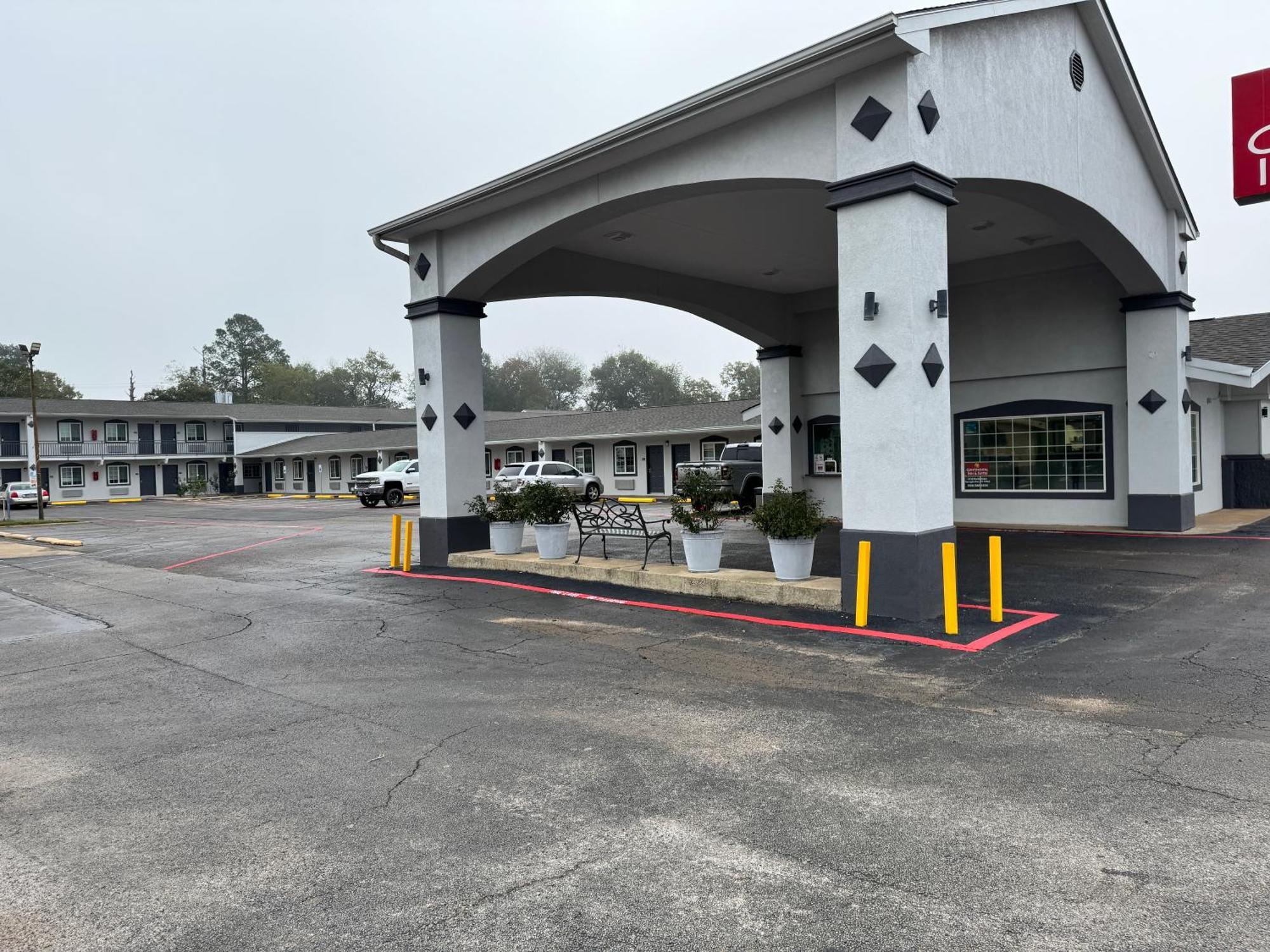 Continental Inn And Suites Nacogdoches Tx Sfa University Downtown 외부 사진