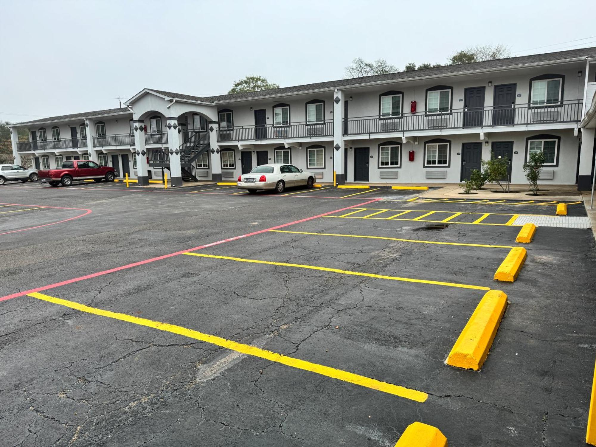 Continental Inn And Suites Nacogdoches Tx Sfa University Downtown 외부 사진