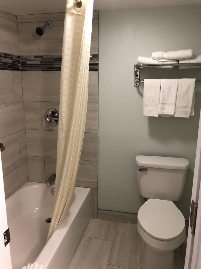 Continental Inn And Suites Nacogdoches Tx Sfa University Downtown 외부 사진