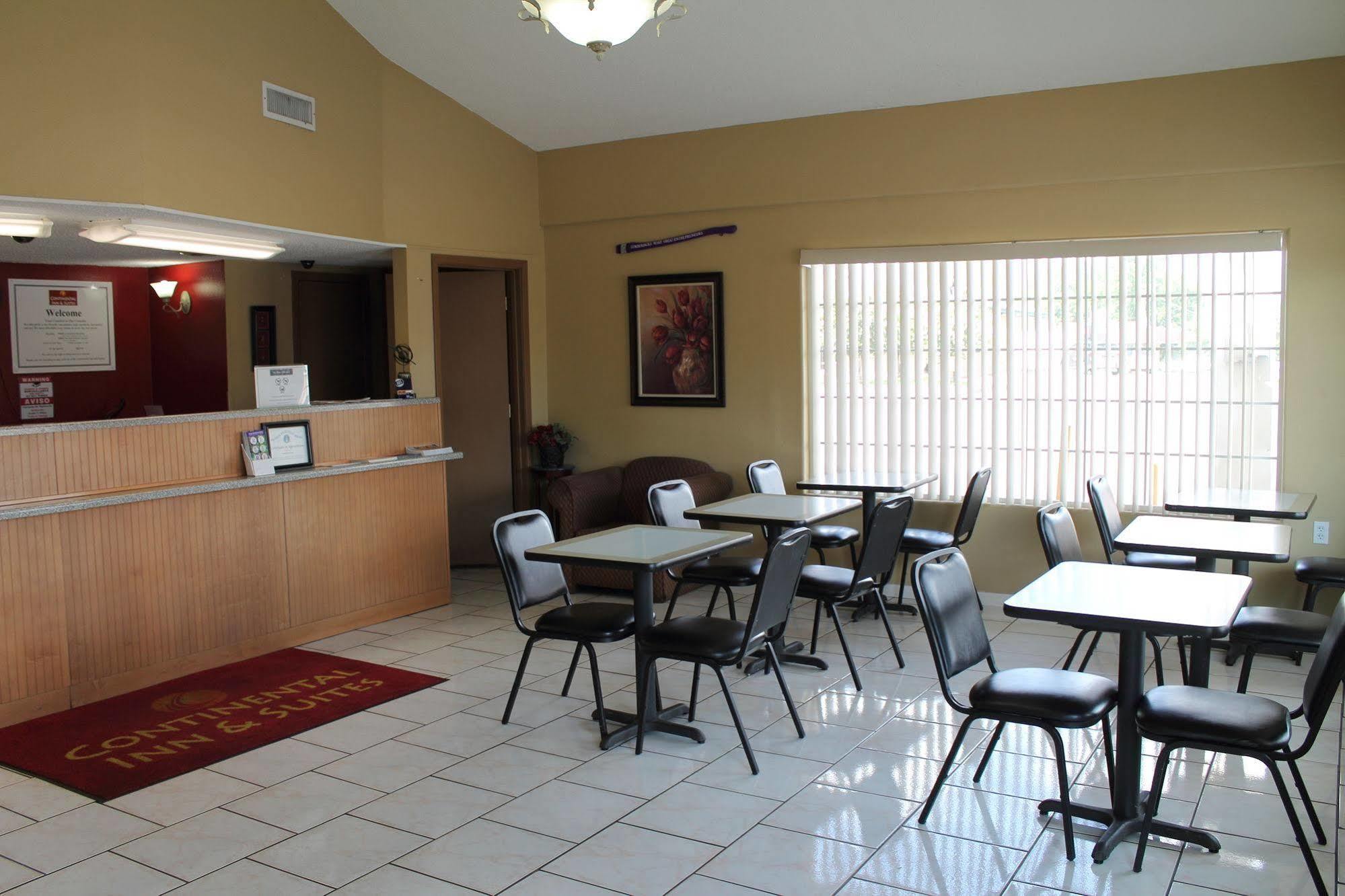 Continental Inn And Suites Nacogdoches Tx Sfa University Downtown 외부 사진